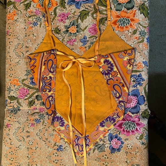 Vintage Free People backless handkerchief shirt, size medium - Picture 2 of 7